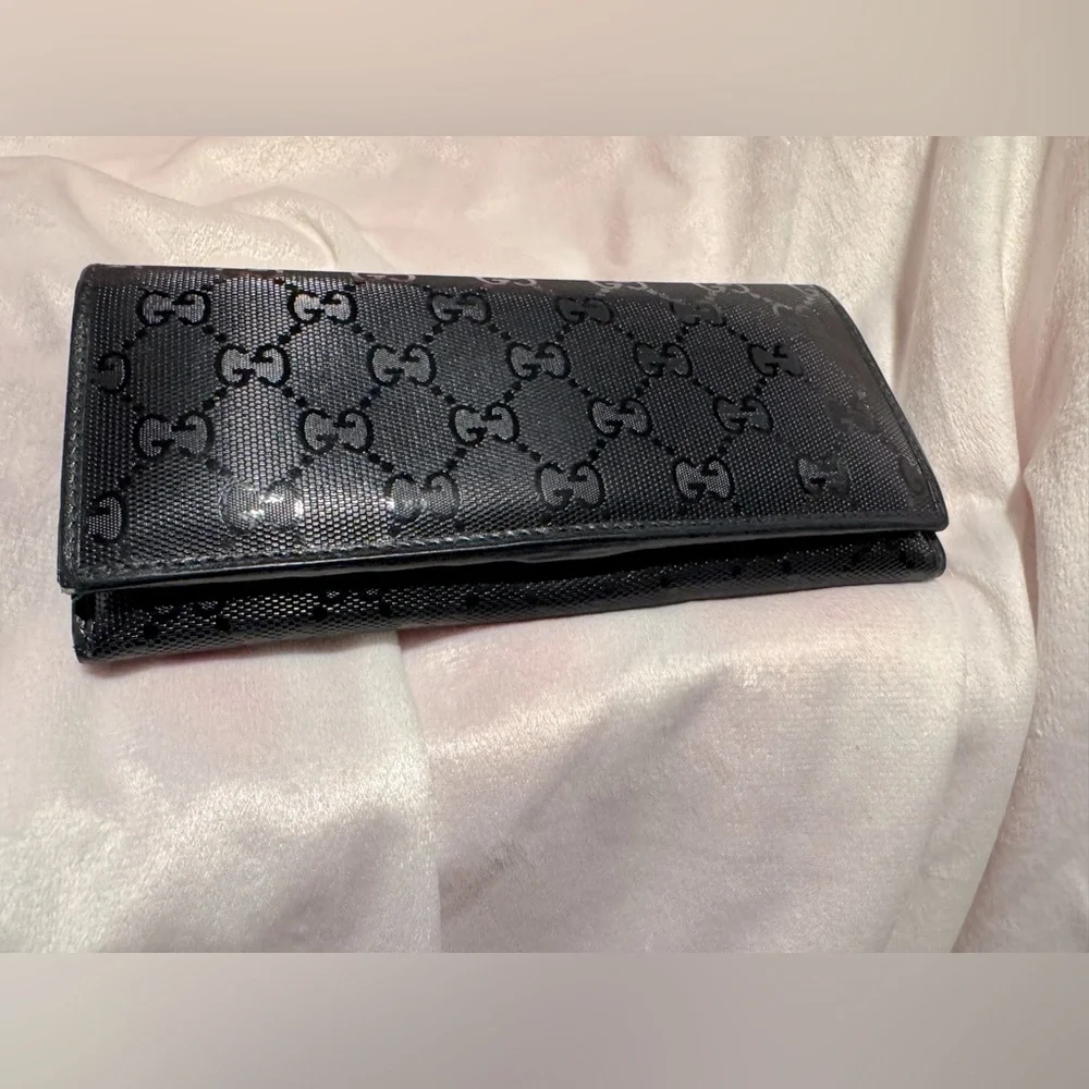 Gucci Black Guccissima Wallet – Authentic Timeless Design, Great Condition - Picture 1 of 16